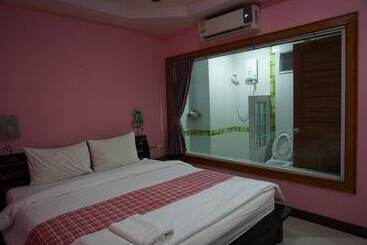 هتل The Boss Grand Tower