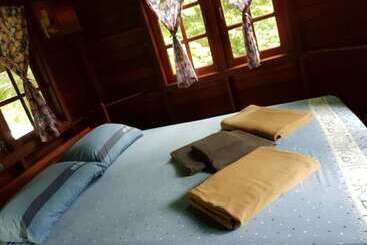 Phanom Bencha Mountain Resort