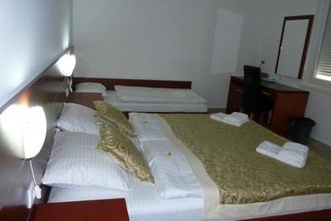 اقامتگاه Guesthouse Villa Inn