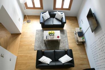 דירות לתיירים Agora Suites