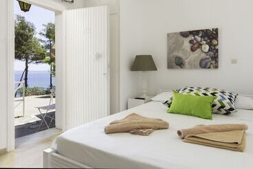 公寓式酒店  Douka Seafront Residences