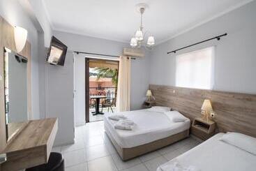 בית מלון כפרי Aggelos Apartments & Deluxe Studios