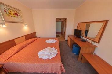 Peshev Family Hotel Vlas