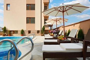 هتل Stanny Court Apart