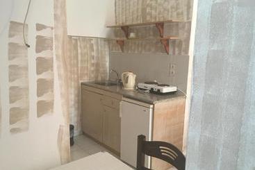 Kostas Rooms & Apartments