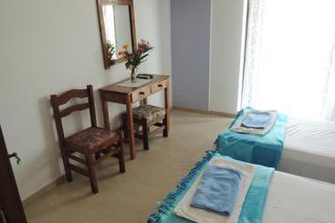 ツーリストアパートメント Makis Apartments