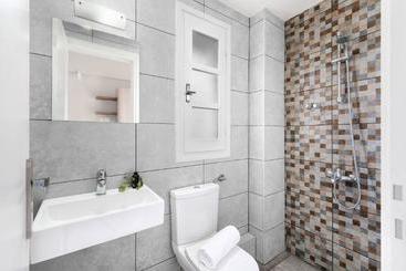 هتل Cathrin Suites