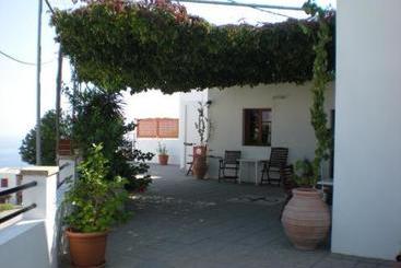 هتل Chrysa Studios Lindos