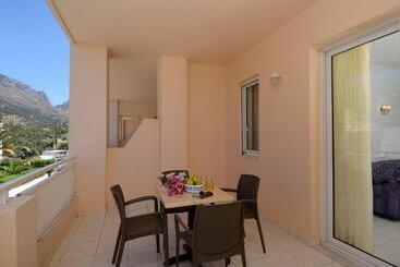 Отель Costas & Chrysoula