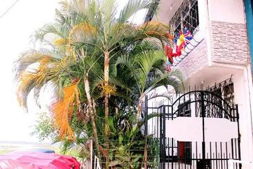 هتل Hostal Maravilla Amazonica