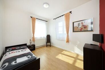 هتل Hostel Foster