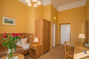 هتل Savoy Spa & Kur