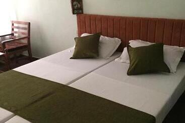 בית מלון כפרי Thushara