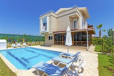 Paradise Town Villa Beltania