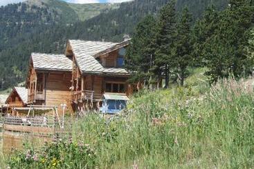 تختخواب و صبحانه Chalet Le Pot De Miel