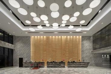 هتل C Plaza