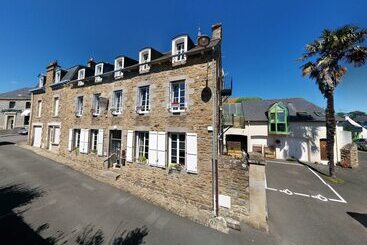 ホテル Contact Hôtel   Hôtel Le Lion D Or Lamballe