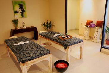 هتل Harper Perintis By Aston