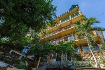 בית מלון כפרי Hostal Vallarta Suites