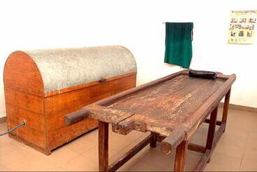 هتل Jaisamand Island Resort