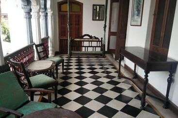 هتل Rangniwas Palace