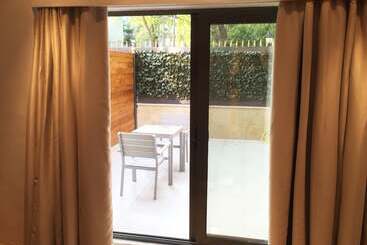 בית מלון כפרי Theoxenia Residence