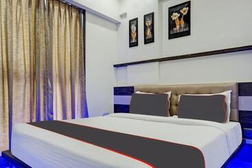 호텔 Super Capital O Poona Royal