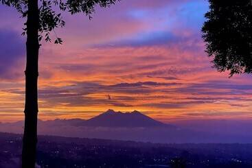 فندق Alinson Sunset Hill By Zuzu