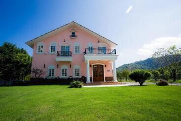 تختخواب و صبحانه Belle Garden Yillan Villa