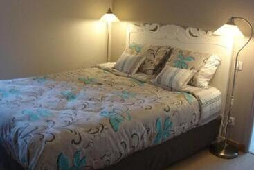 تختخواب و صبحانه Chambres D'hôtes La Villa Des Hortensias