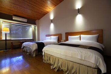 تختخواب و صبحانه Cypress House