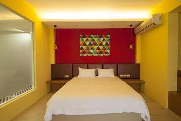 تختخواب و صبحانه Little Sunshine