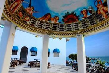 تختخواب و صبحانه Sanasai Inn