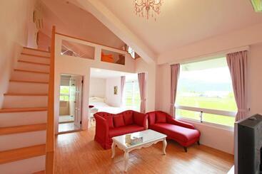 تختخواب و صبحانه Sigma Castle