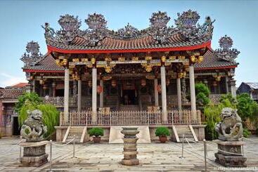 Golden View Serviced Apartment