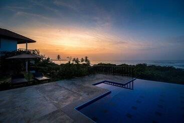 ホテル Ananthaya Beach