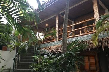 هتل Eve S Kiosk Dive Resort