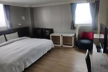 Отель Hengchang Business