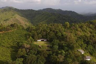 ホテル Santani Wellness Kandy