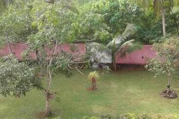 Пансион Cinnamon Lake Inn