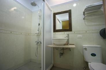 تختخواب و صبحانه A Cup Hostel
