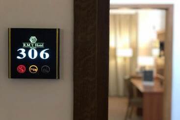 فندق Athos R.m.t