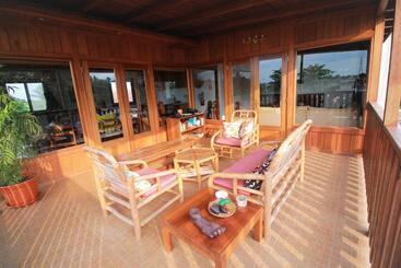 膳宿费 Sweet Guest House