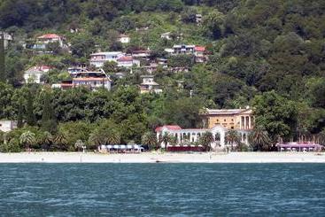 استراحتگاه Wellness Park Hotel Gagra All Inclusive