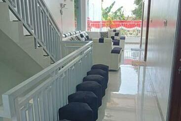 Общежитие Spot On 93317 Wisma Ratu Syariah