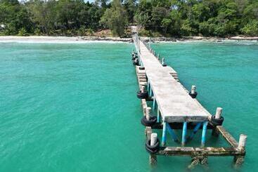 Romny Cozy Bay Resort