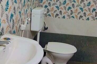 Отель Sadhguru Nivas