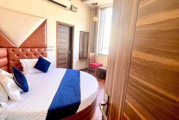 בית מלון כפרי Woodcrest Zirakpur Chandigarh  Best Family