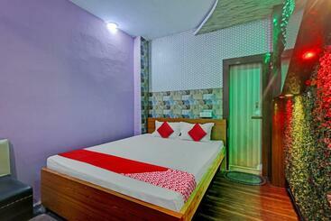 בית מלון כפרי Oyo Flagship The Mast Guest House