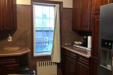 پانسیون Room To Stay In